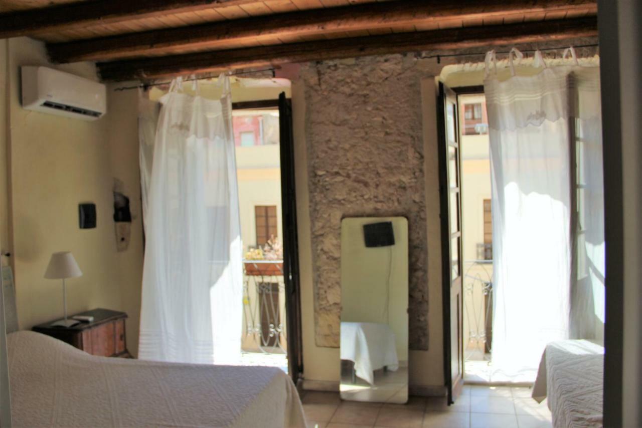 Sant Efisio Host Hotel Cagliari Exterior foto